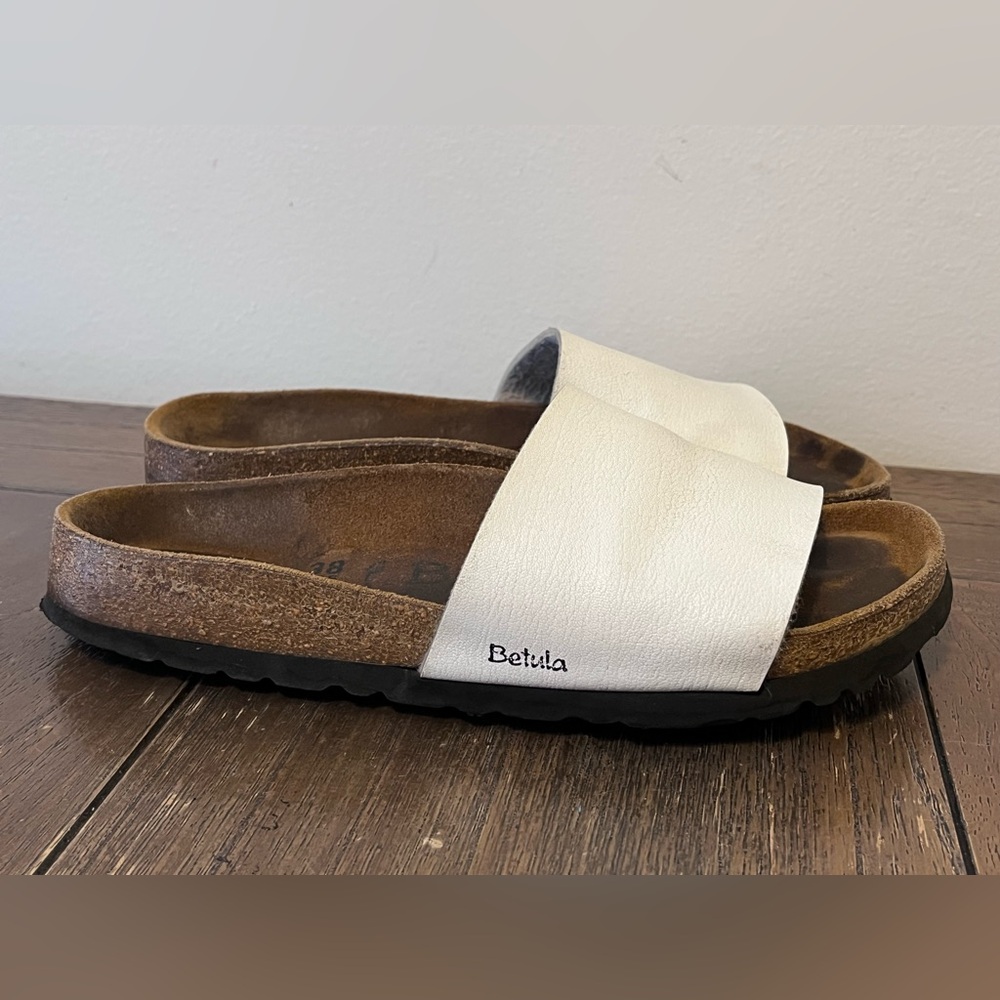 Birkenstock Betula White Leather Sandals Slides size 38 Women’s  7 Soft Footbed